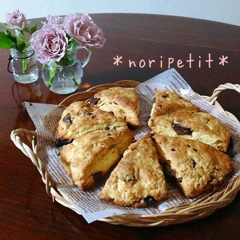 混ぜて焼くだけの～チョコレートチャンクスコーン♡|noripetit(のりP)さん