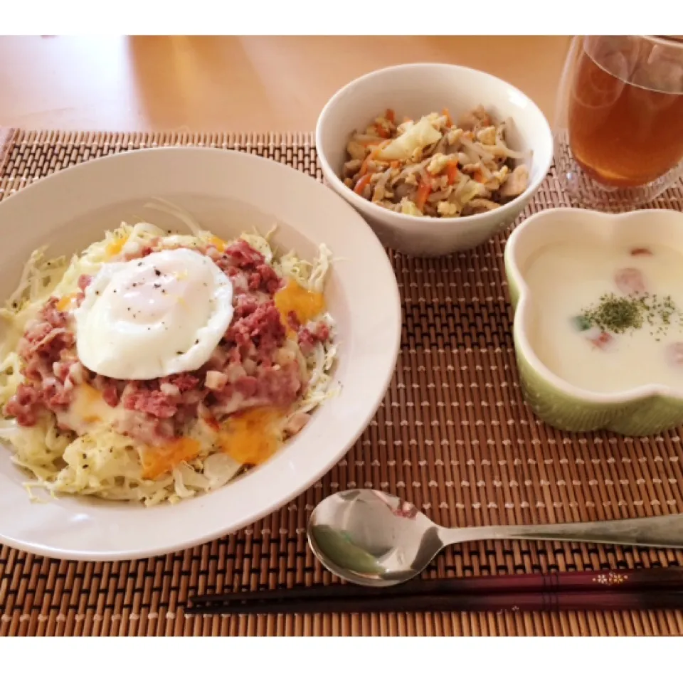 Snapdishの料理写真:コンビーフハッシュ丼|うたままさん