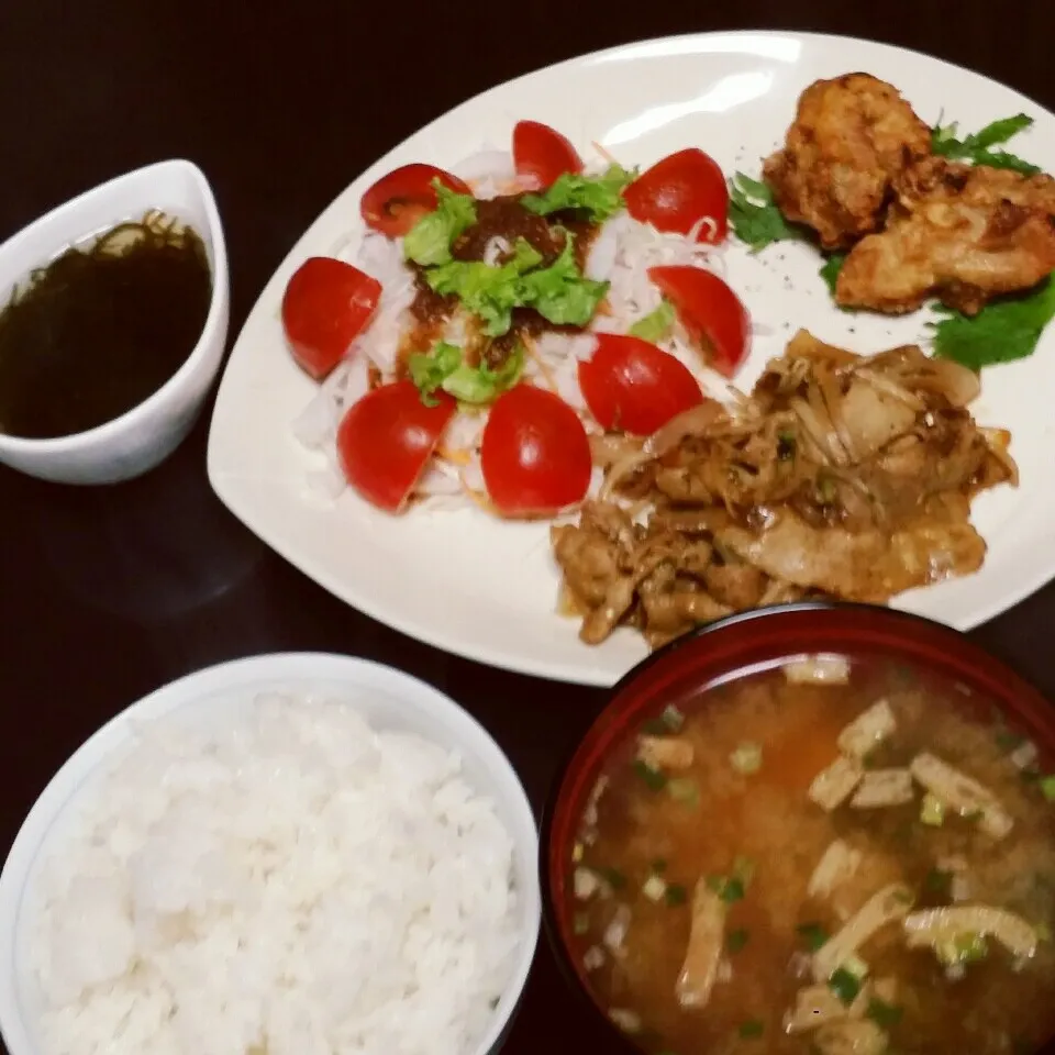 Snapdishの料理写真:豚肉ともやしの辛味噌炒め|Yukiさん