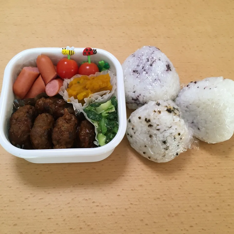 Snapdishの料理写真:家族弁当1030 #OnigiriAction|hisakoさん