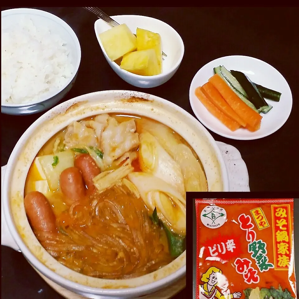 Snapdishの料理写真:とり野菜みそピリ辛鍋|Yukiさん