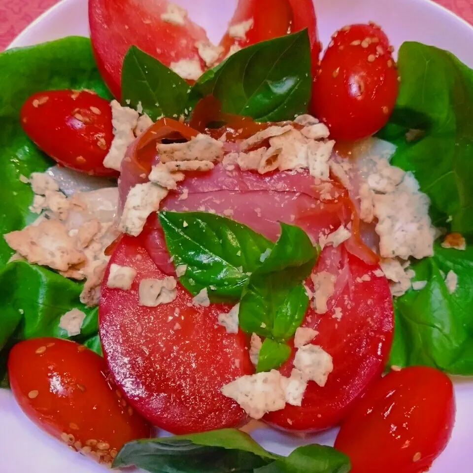 Snapdishの料理写真:こだわりトマト🍅サラダで晩酌🍷🍷|@きなこさん