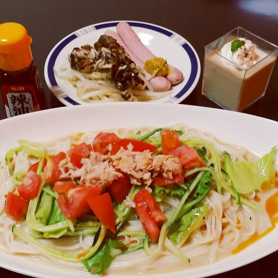 Snapdishの料理写真:豆乳ラー油ダレの稲庭うどん|Yukiさん