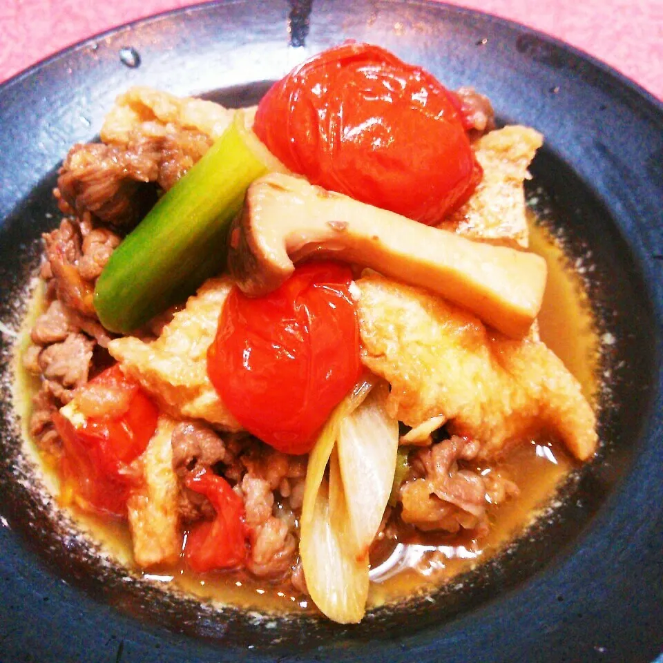 病みつき南関あげでふっくらジューシーなトマトすき焼き|@きなこさん