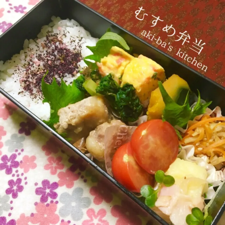 Snapdishの料理写真:息子とむすめ弁当:さゆりんの青じそポークソテー|アキーバさん