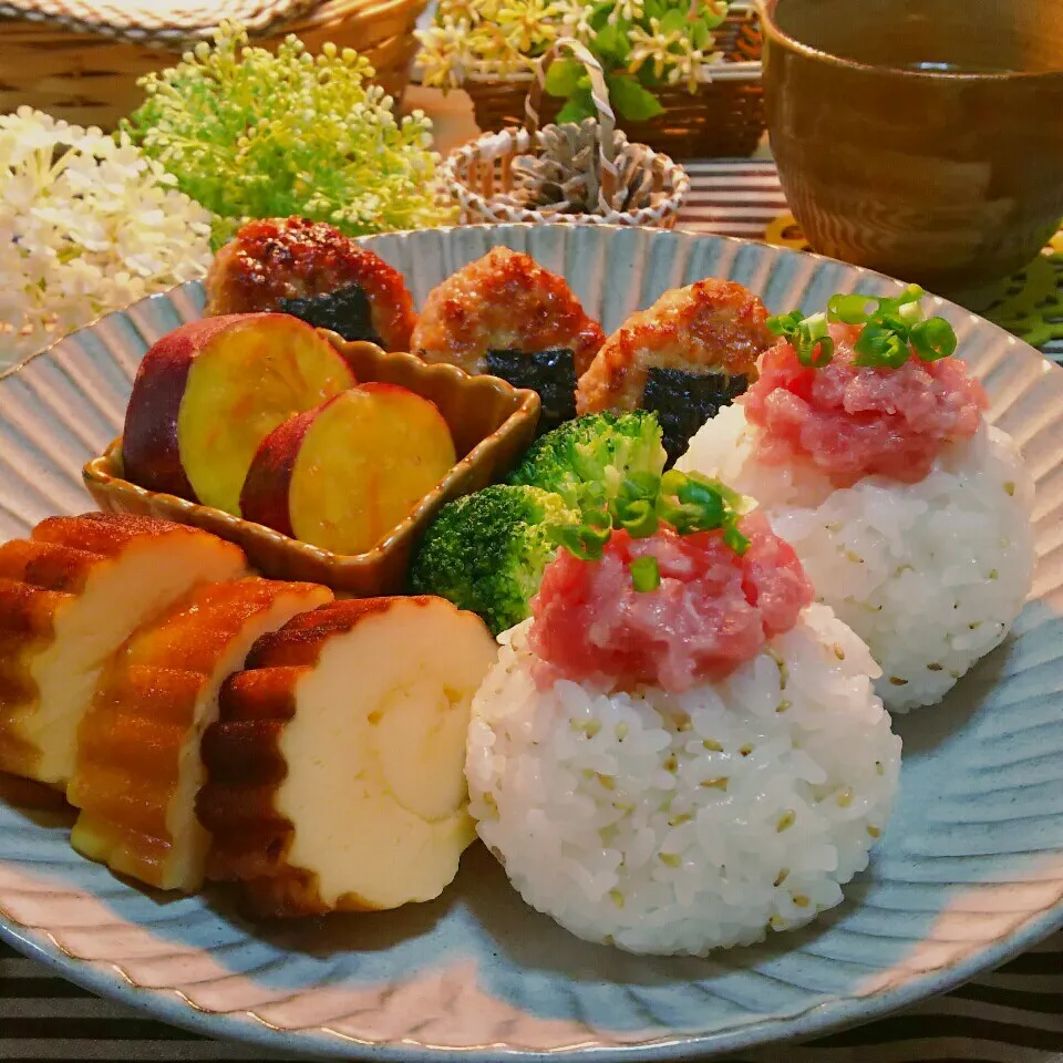 おにぎりつくねでおひるごはん🍚🍴*＊|モゥモゥパラダイスさん