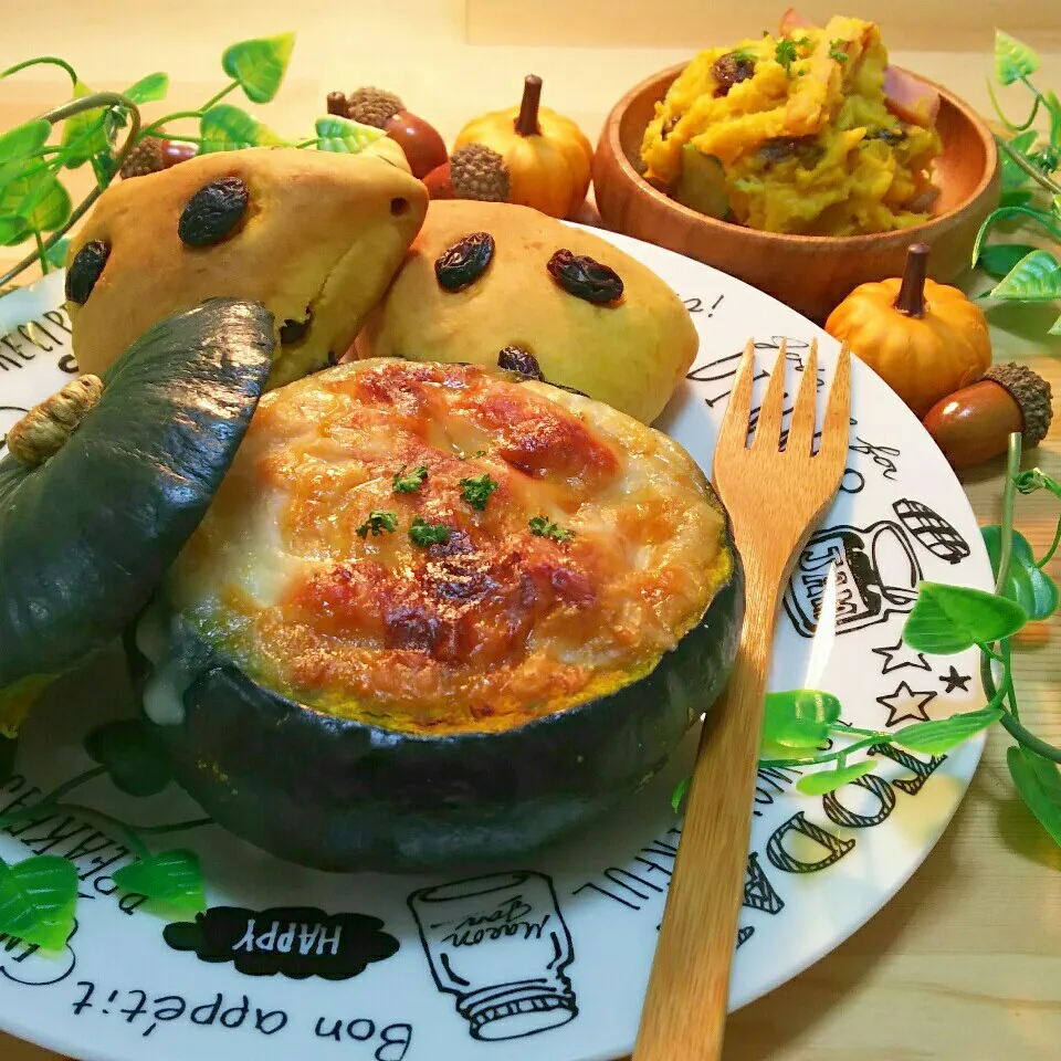 丸ごと食べれるかぼちゃのグラタン🎃|モゥモゥパラダイスさん