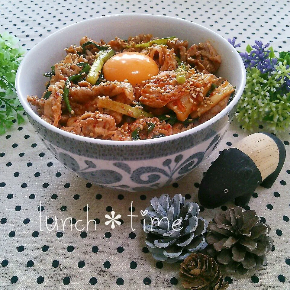 ひとりのお昼の豚キムチ丼♡|モゥモゥパラダイスさん