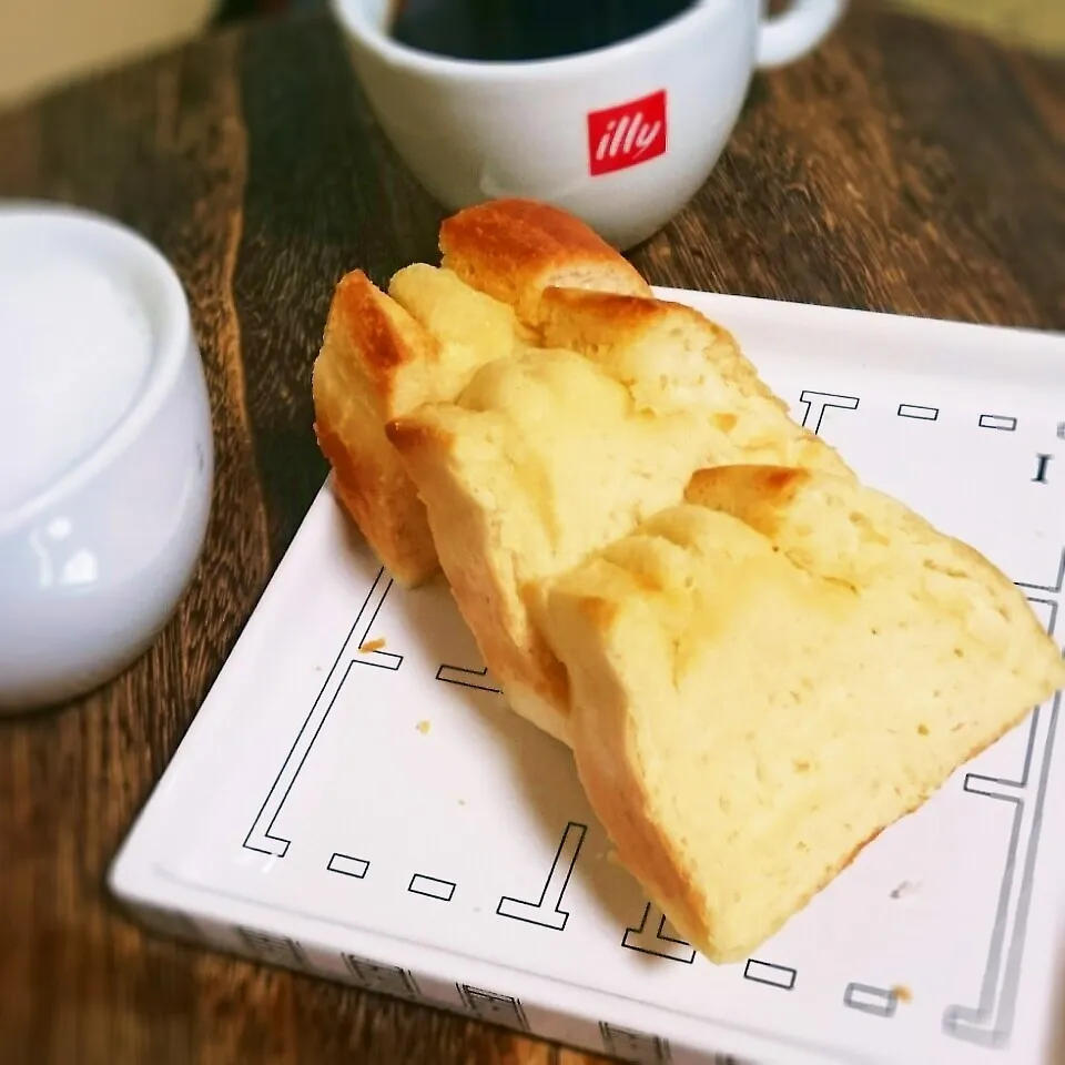 先日の朝御飯、バタートップブレッド|こはくさん