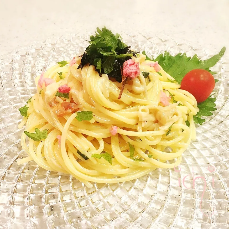 Snapdishの料理写真:梅なめたけのマヨクリームパスタ♪( ´▽｀)🌸|いちさん