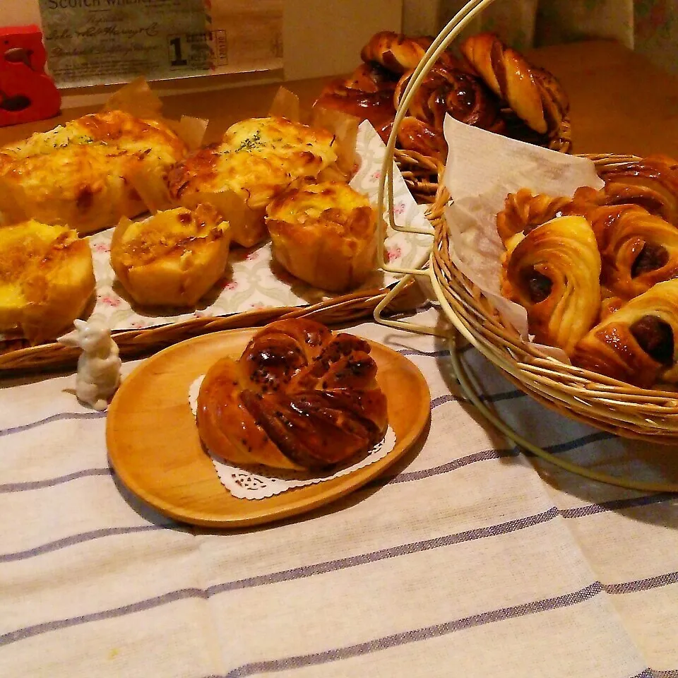 Snapdishの料理写真:焼きたてパン＊いろいろ|sayakaさん