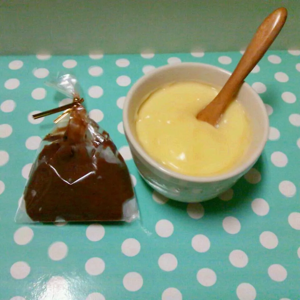 全卵で作るカスタードクリームでチョコっとチョコペン♪|sayakaさん