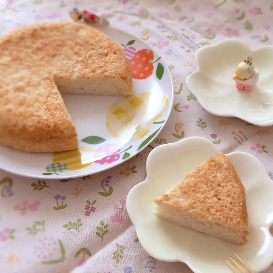 Snapdishの料理写真:炊飯器で♪エンゼルフードケーキ|まおさん