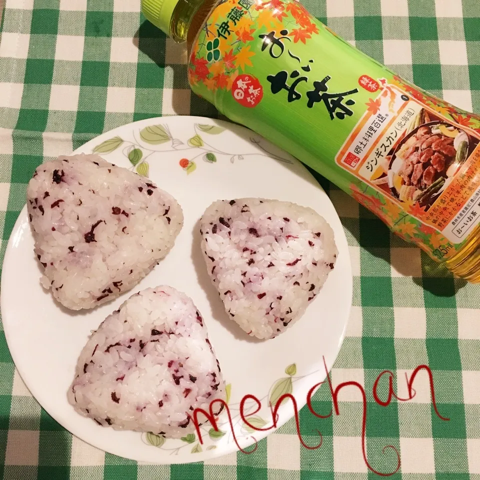 Snapdishの料理写真:バイト前のお握りp(^_^)q|めんちゃんさん