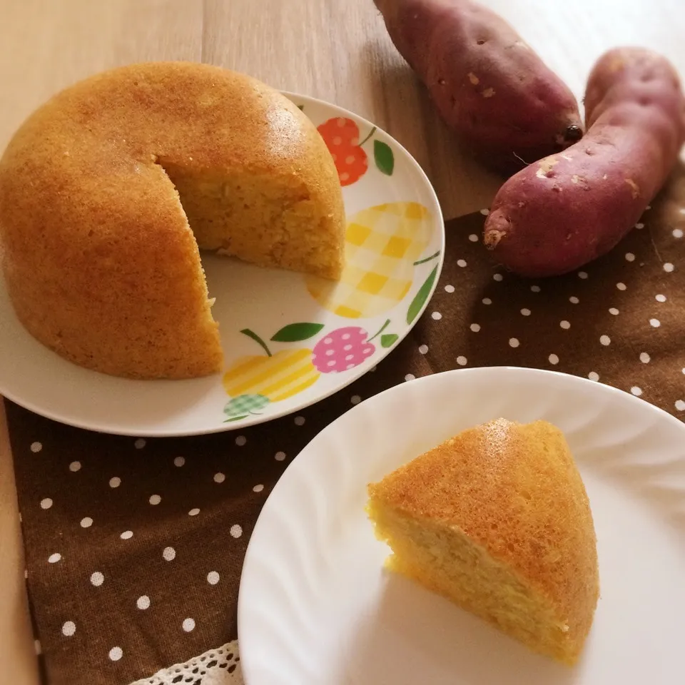 Snapdishの料理写真:炊飯器で♪さつまいもケーキ|まおさん