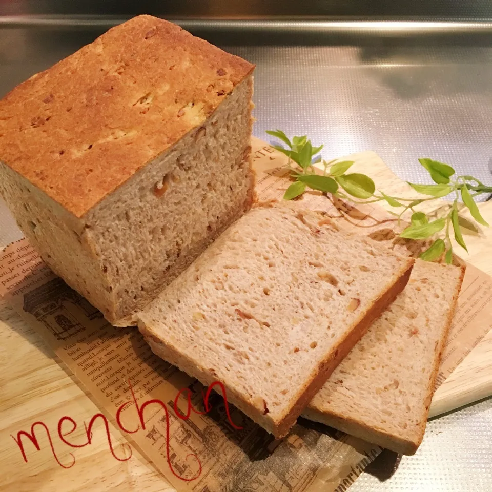 【月間角食部 9月】ミックスナッツと黒蜜の角食|めんちゃんさん