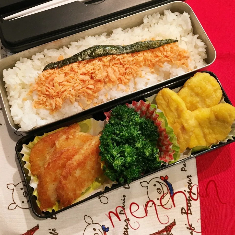 高校男子なんちゃってシャケ弁当^_^;|めんちゃんさん