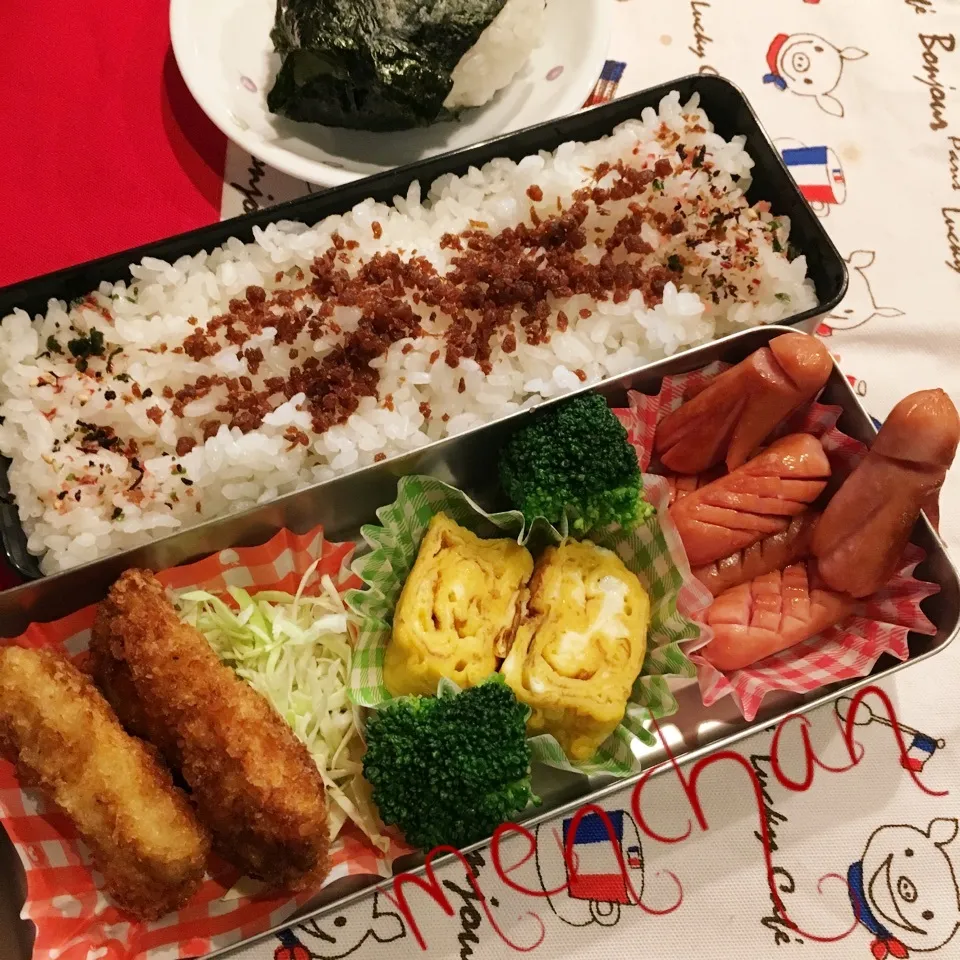 Snapdishの料理写真:カジキマグロのフライ弁当♡|めんちゃんさん