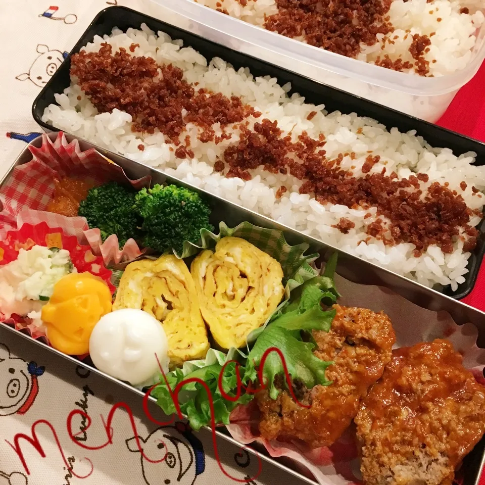 Snapdishの料理写真:煮込みハンバーグ&ポテトサラダ&Wご飯弁当！|めんちゃんさん