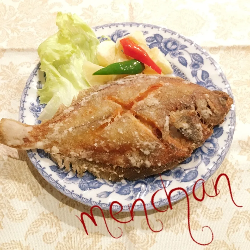 Snapdishの料理写真:カレイ丸ごと揚げました！|めんちゃんさん