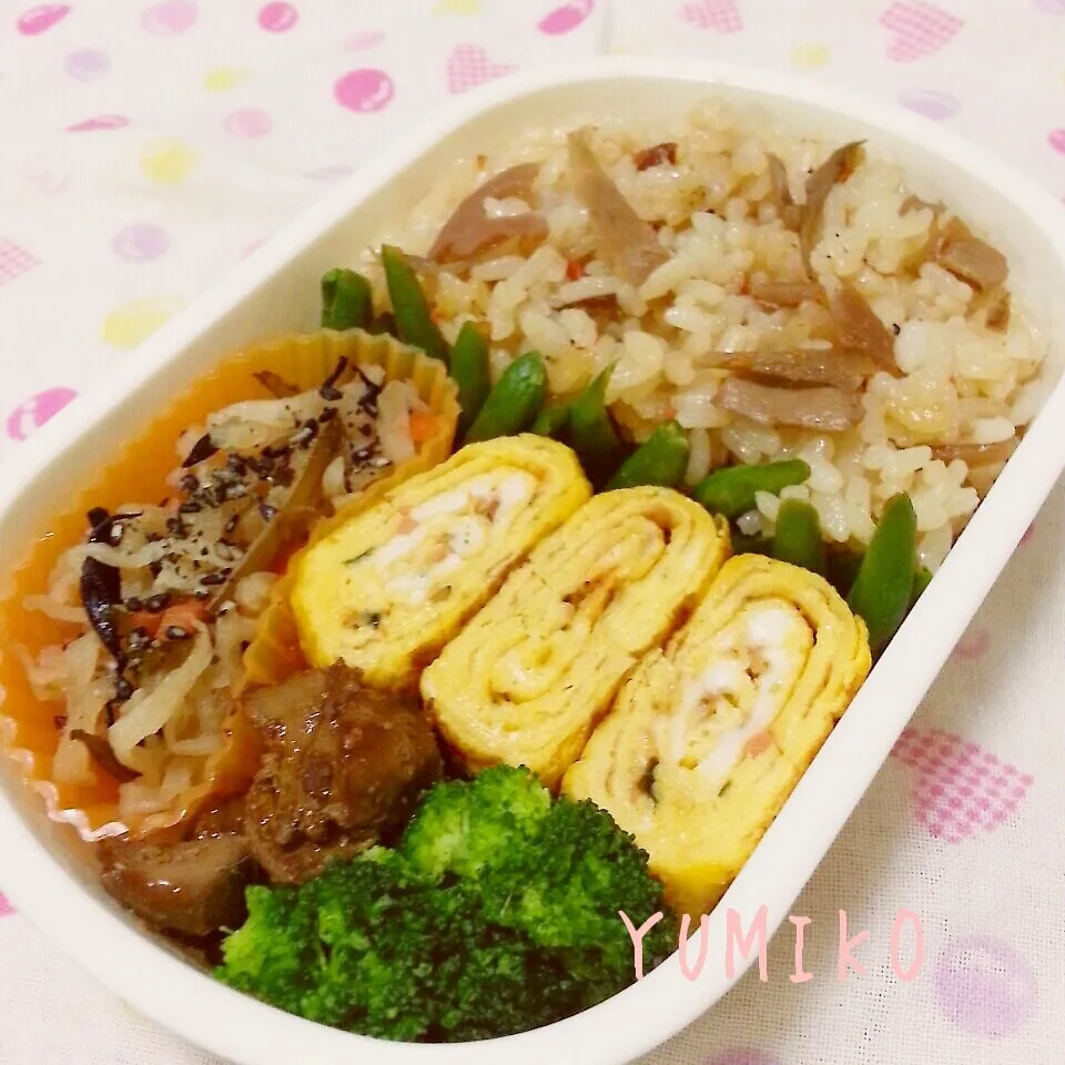 炊き込みご飯弁当。|ゆみころさん