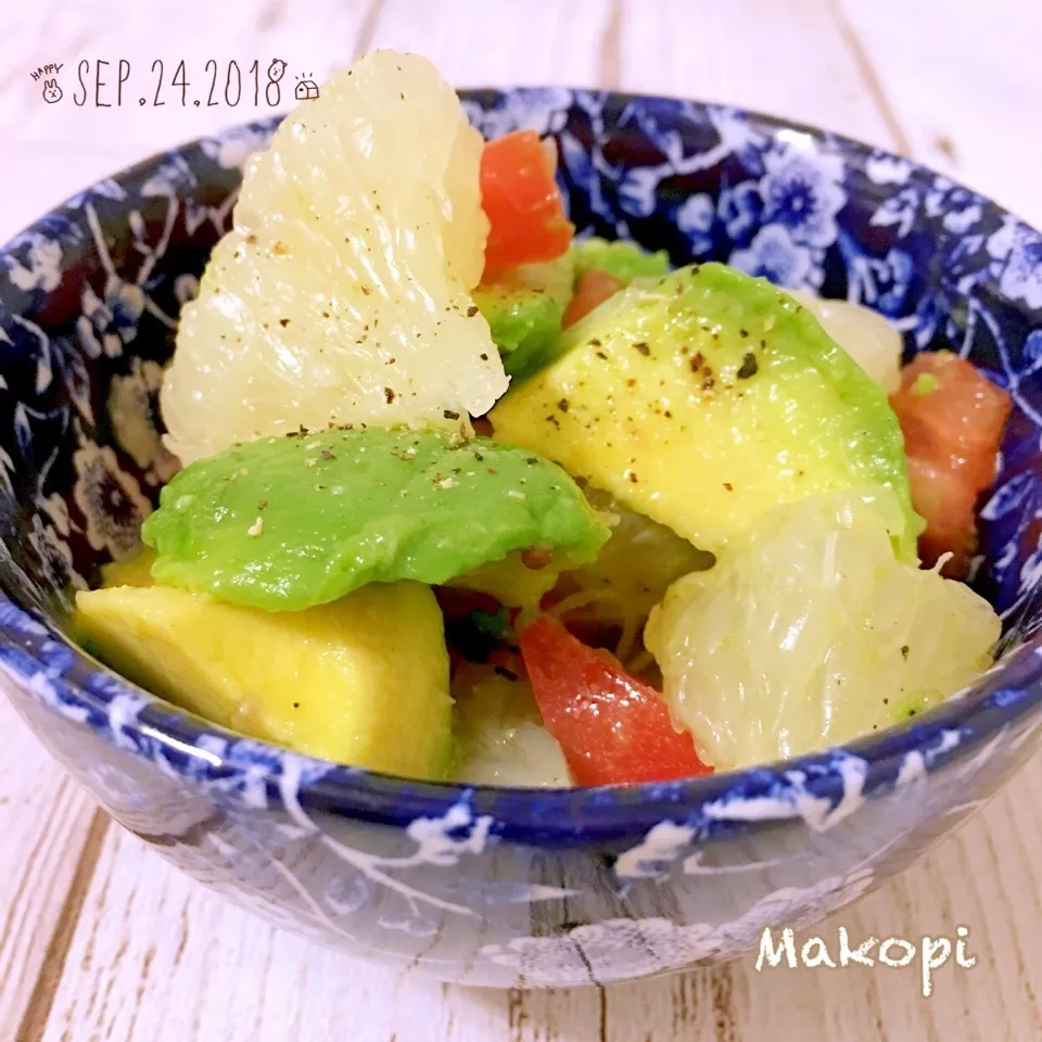 アボカドのサラダ🥑🥗♪グレープフルーツとトマト入り♡|まこぴ～♪さん