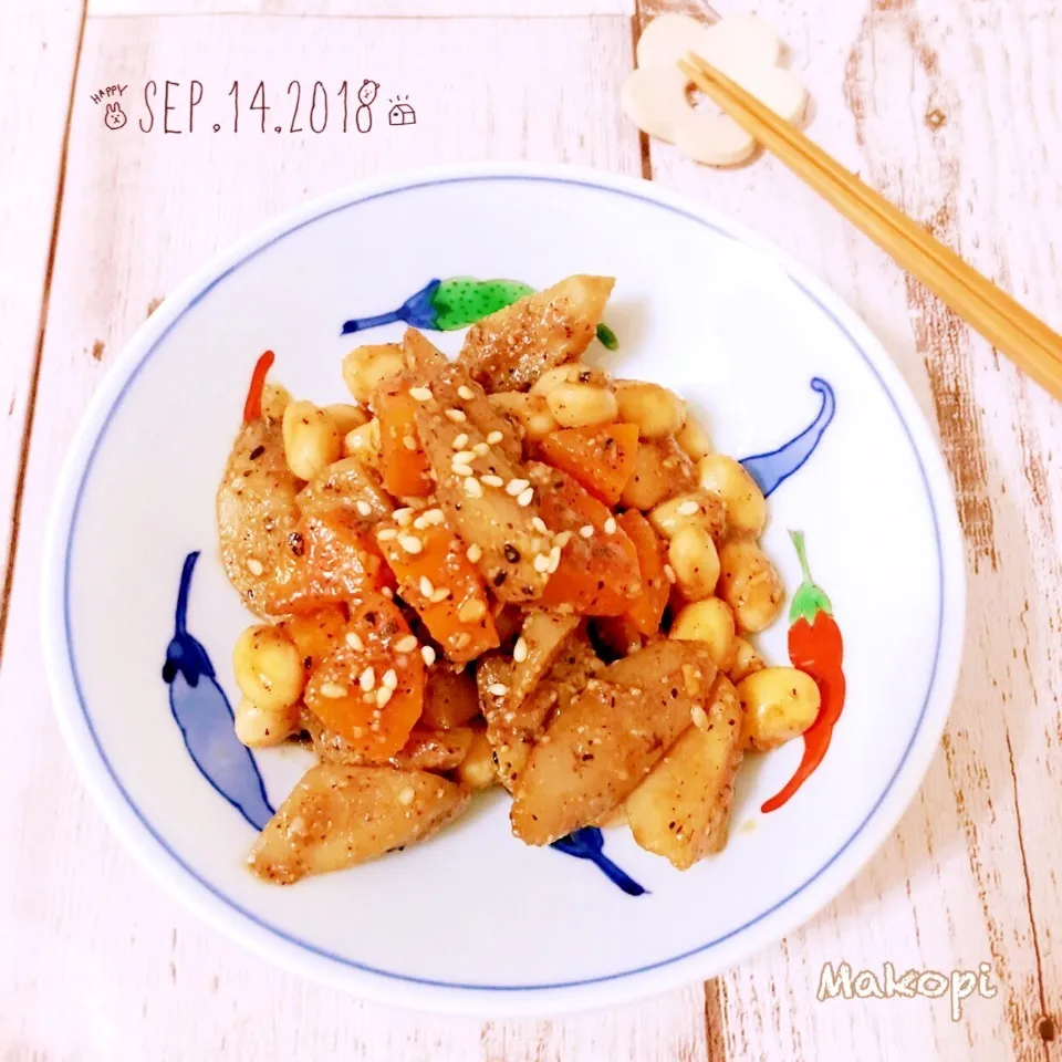 Snapdishの料理写真:ごぼうと大豆の胡麻味噌和え (^-^)♡|まこぴ～♪さん