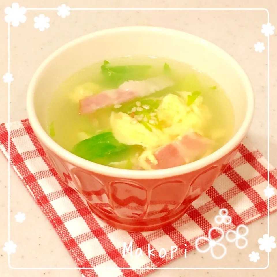 セロリと卵のスープ🍲|まこぴ～♪さん