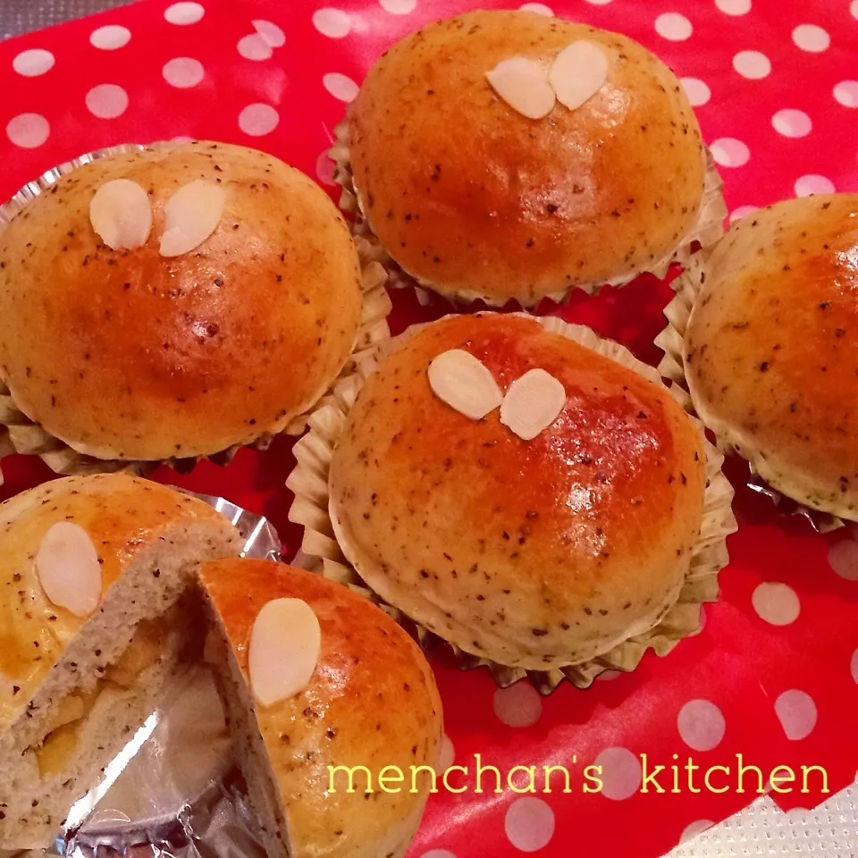 紅茶葉香る〜りんごジャムパン♡|めんちゃんさん