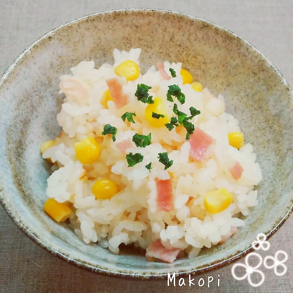 Snapdishの料理写真:とうもろこしの炊き込みご飯(*´˘`*)♡|まこぴ～♪さん