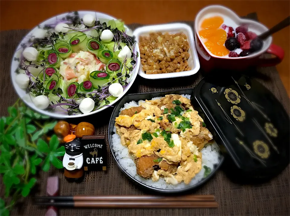 牛カツ丼&サラダ🥗🤗|バシュランさん