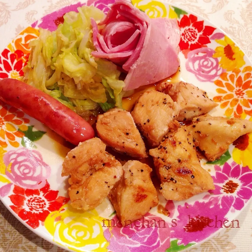 オイルなし！鶏胸肉の胡椒焼き〜春キャベツ添え♡|めんちゃんさん