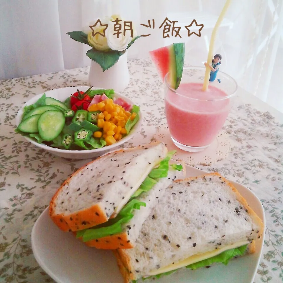 今日の朝ご飯(*´˘`*)♡|まこぴ～♪さん