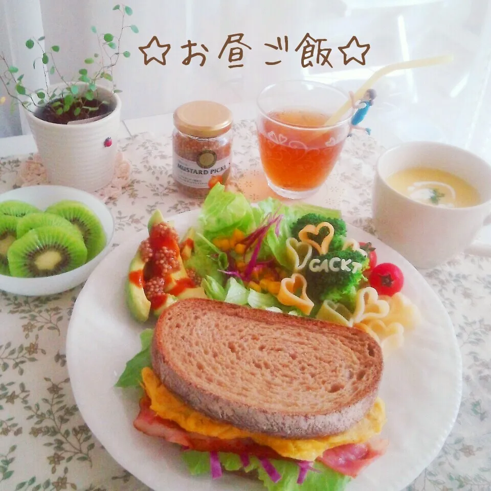 お昼ご飯 (^-^)♪|まこぴ～♪さん