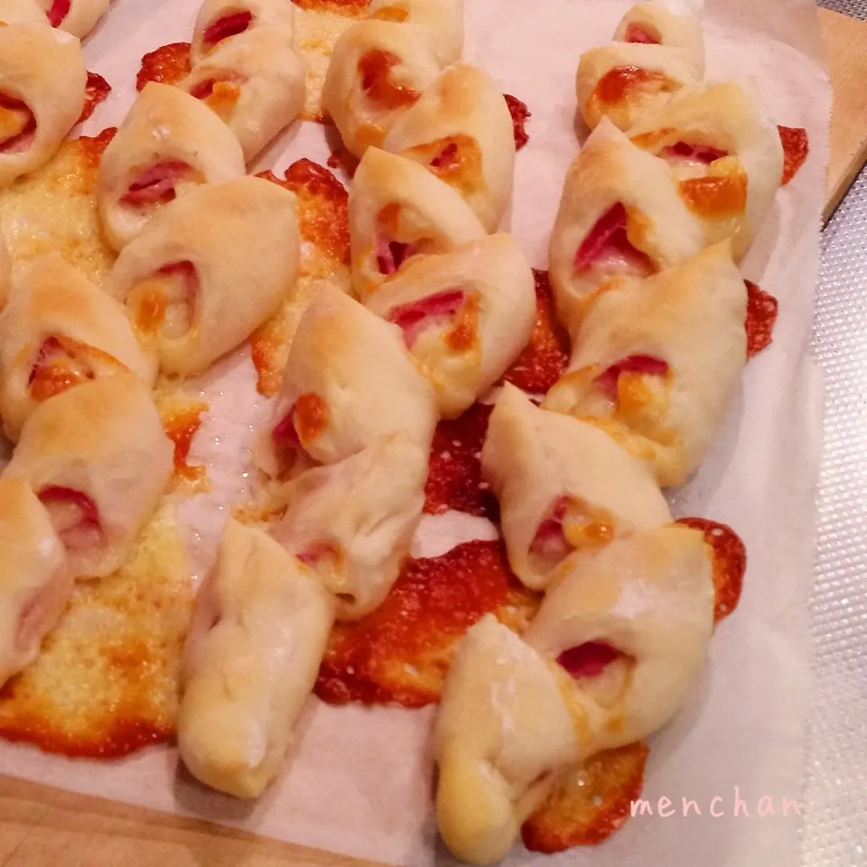 焼き立て！ベーコンチーズエピ♡|めんちゃんさん