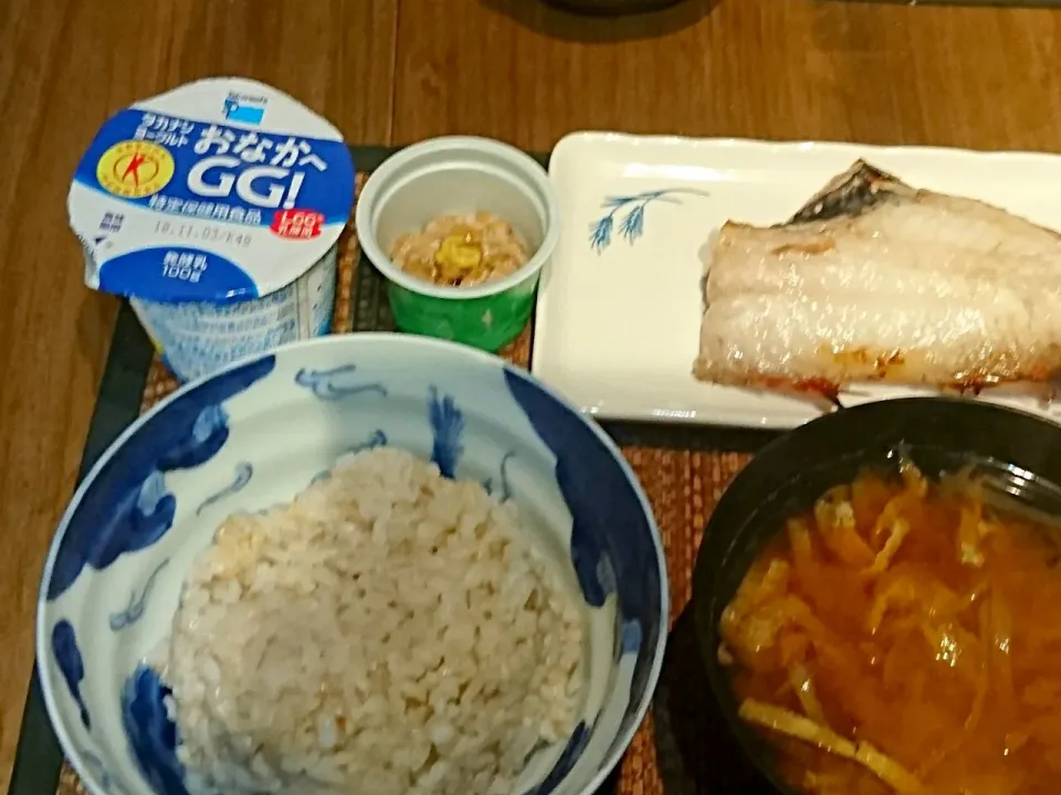 Snapdishの料理写真:赤魚の粕漬け&納豆&大根の味噌汁|まぐろさん