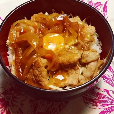 キャベツたっぷり！特製だれで豚丼(ﾉ´▽｀)ﾉ|めんちゃんさん