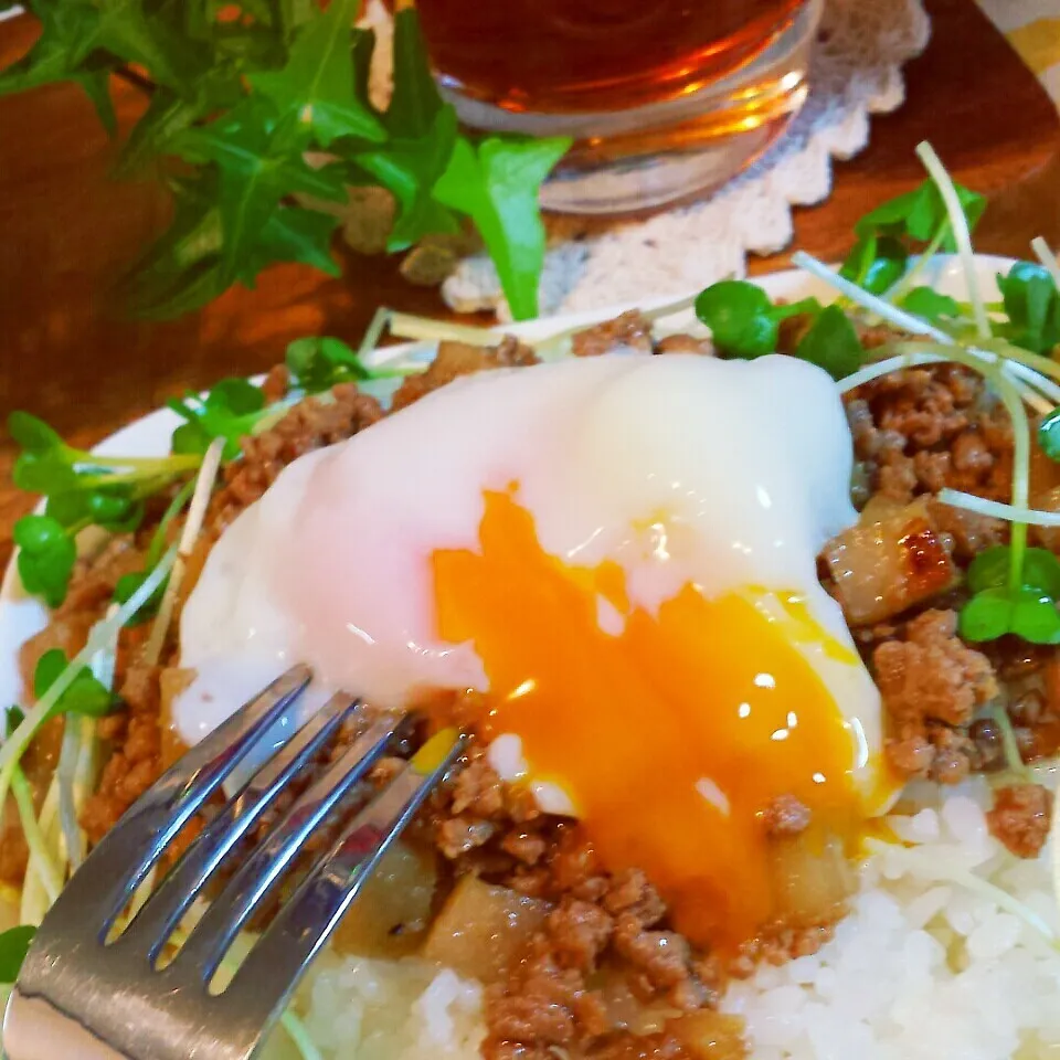 シャキシャキ蓮根と挽き肉のトロ～リ丼♡|nicoriri♡さん