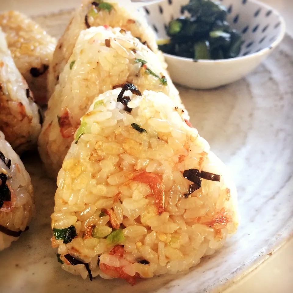 こんがり焼き醤油の混ぜ混ぜおにぎり|Hanaさん