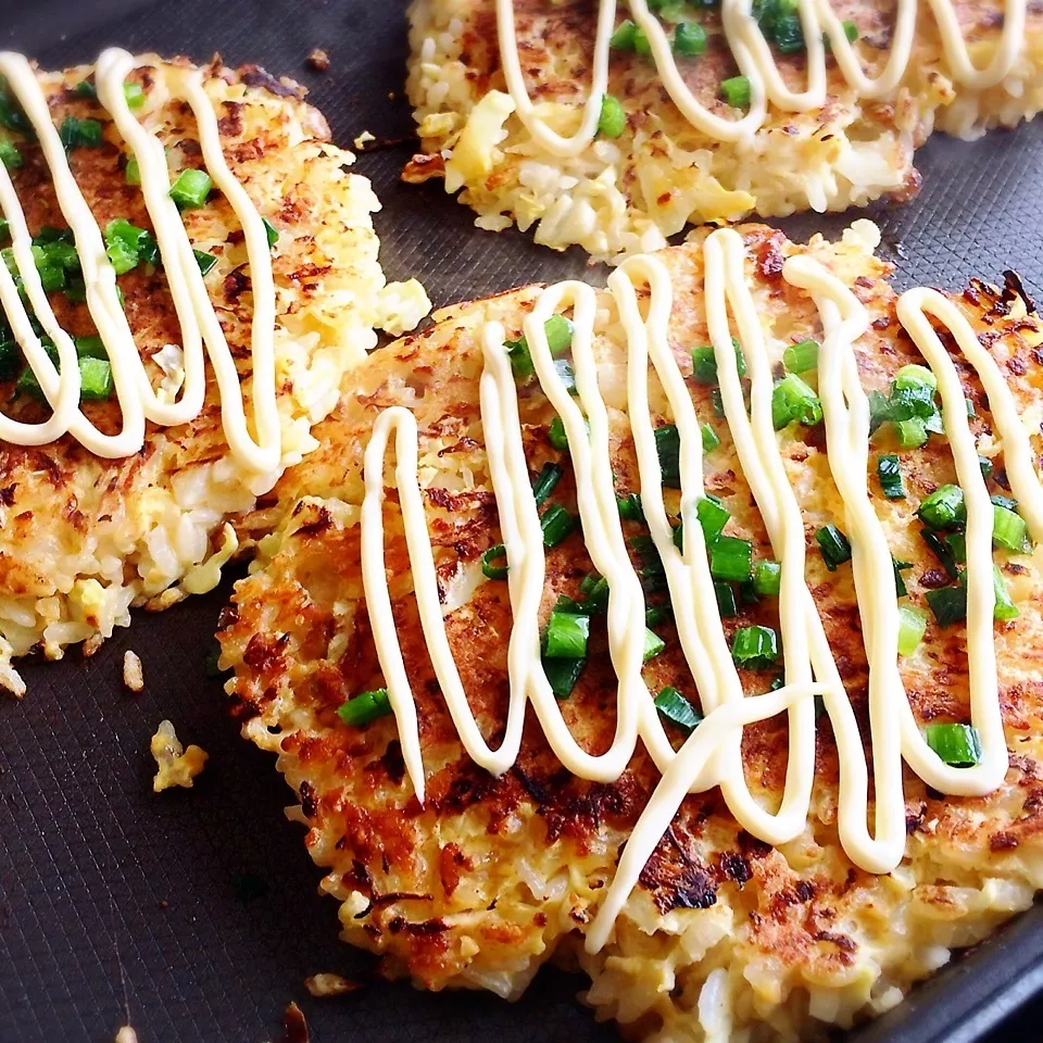 Snapdishの料理写真:かおりん★さんの焼き納豆たまごご飯|Hanaさん