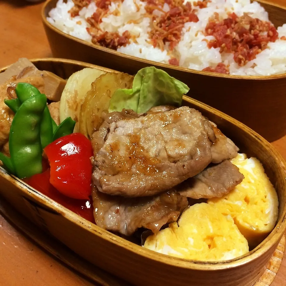 今日の新玉ステーキと豚生姜焼き弁当|men-chan-chiさん