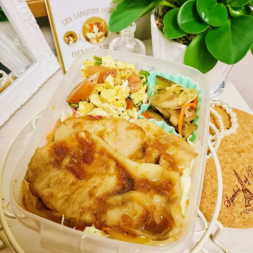 Snapdishの料理写真:本日のお弁当♪生姜焼き弁当|綾奈さん