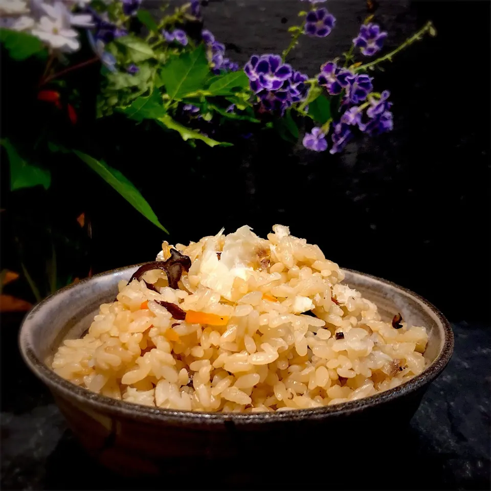 佐野未起の料理 鮭のアラ骨の出汁の取り方でいなだの炊き込みご飯 #zerohungerchallenge|佐野未起さん