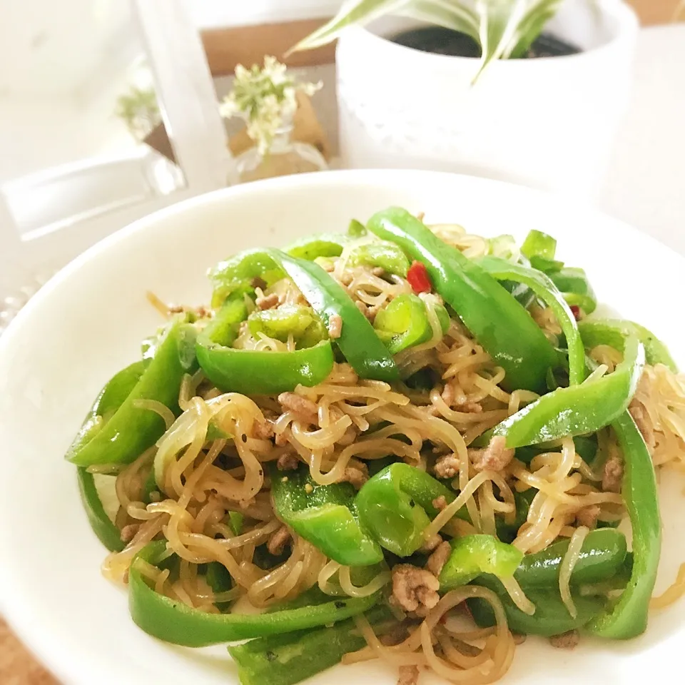 Snapdishの料理写真:これ美味しい❤️ピーマンと白滝のダシ醤油炒め|綾奈さん