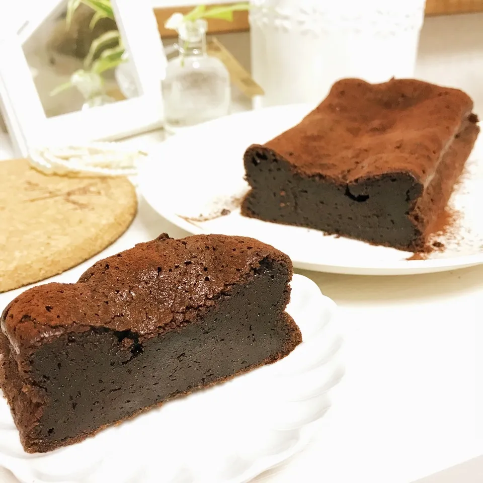 Snapdishの料理写真:ねっとり濃厚生チョコケーキ❤️|綾奈さん