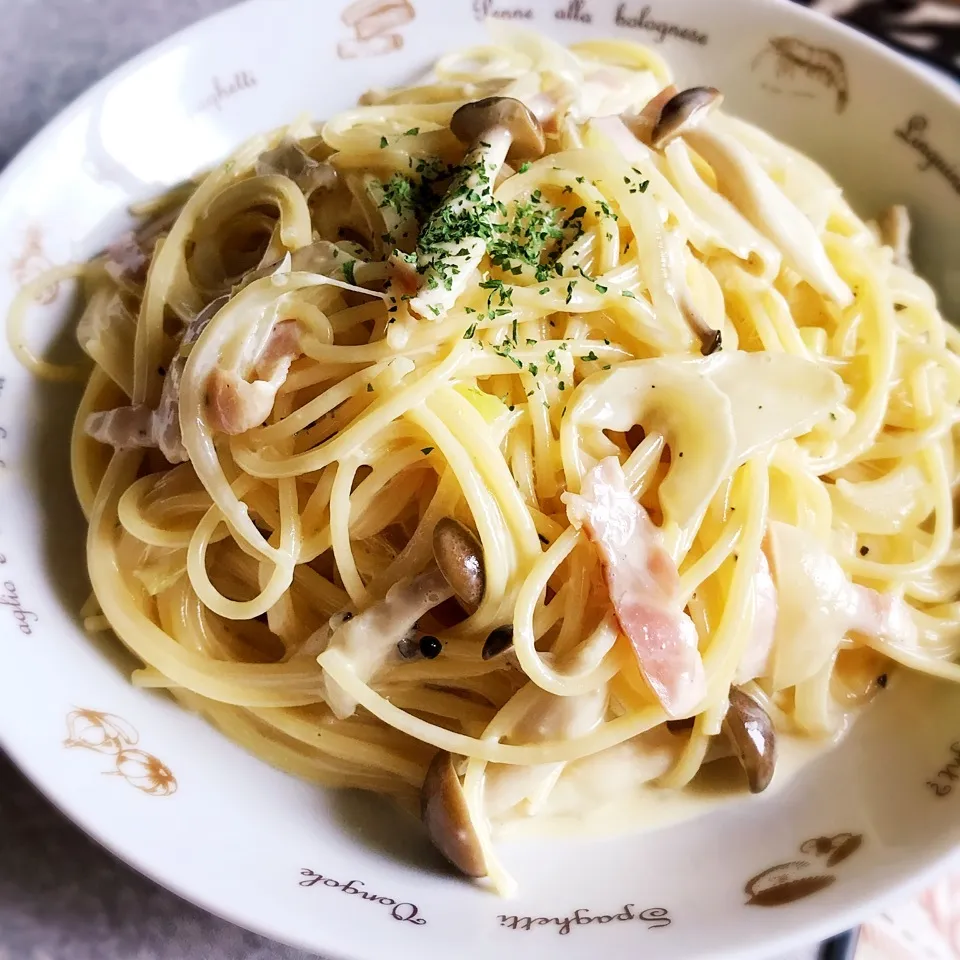 簡単❤️濃厚牛乳Deカルボナーラ🍝|綾奈さん