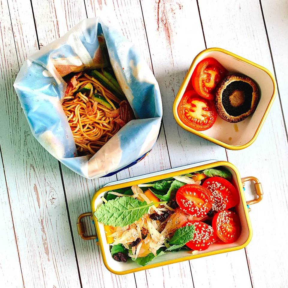 お弁当♪台湾涼麺・野菜のオーブン焼き・サラダ|キノコ🍄さん