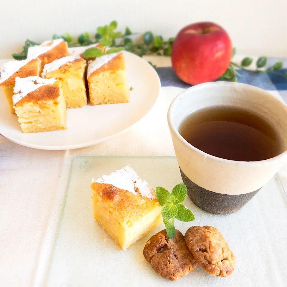 Snapdishの料理写真:りんごのカントリーケーキ🍎|hari-co ＊ はりこさん