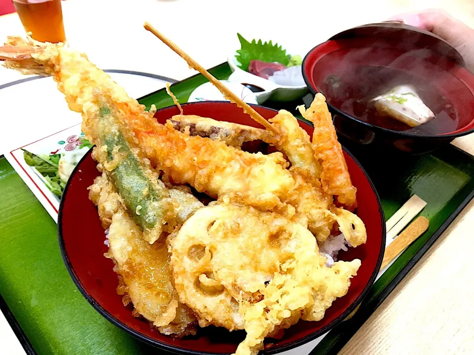 大海老天丼😋|もりさん