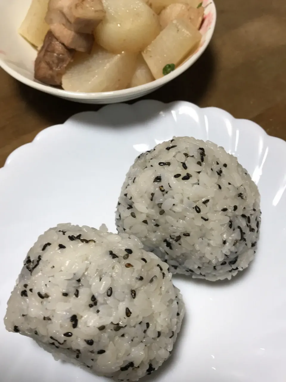 Snapdishの料理写真:残りのご飯は、塩おむすび💖|Norio Fukudaさん